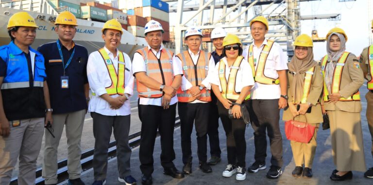 Kemnaker : Koperasi TKBM Harus Ikut Berperan Kurangi Biaya Logistik